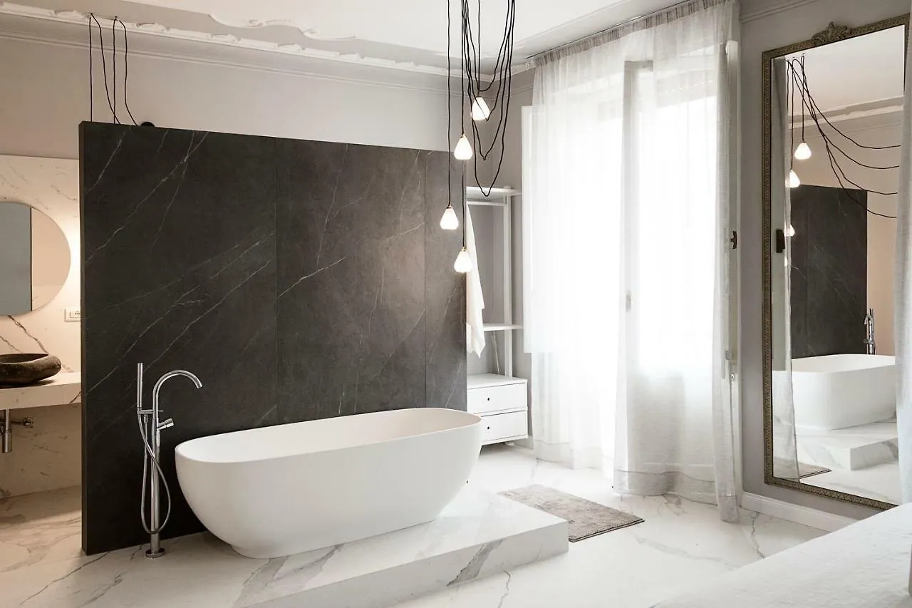 Le Bain-Charming Suite Syracuse