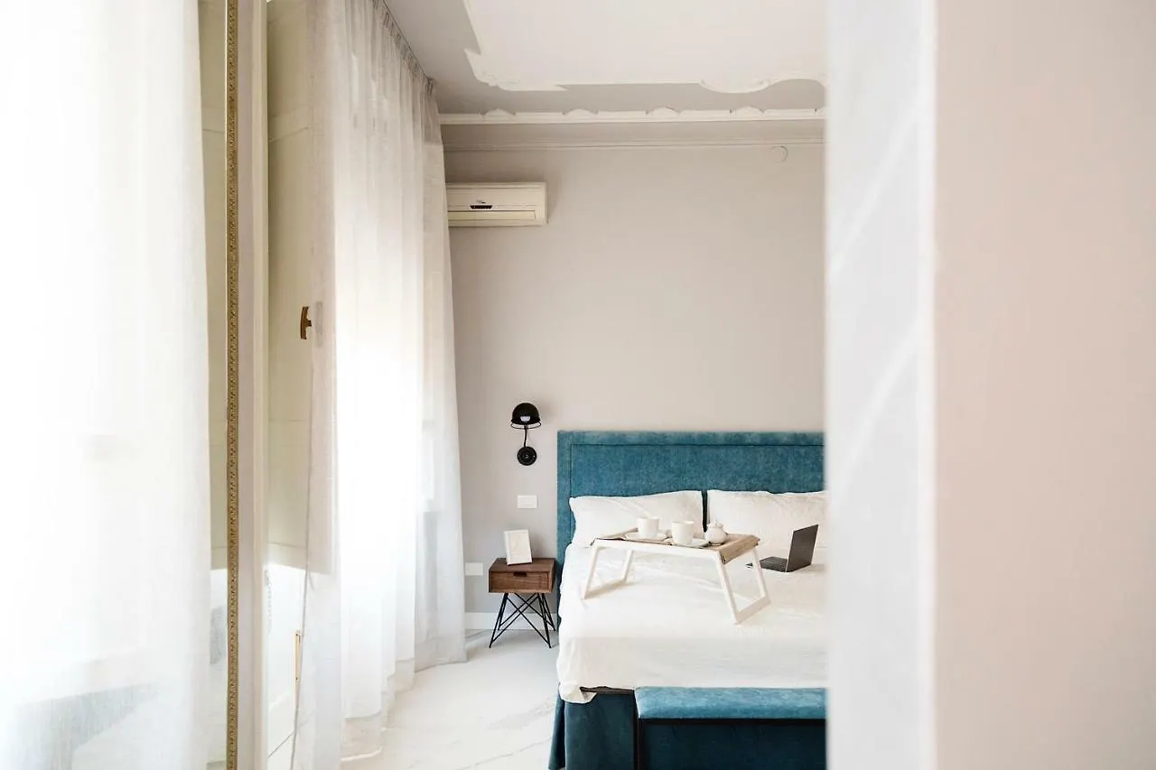 Le Bain Suite - Accanto Al Mare Vicinissima A Ortigia E Al Teatro Syracuse 0*,  Italy